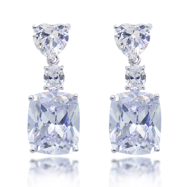 White Blink Stones Earrings Diamond Elegant and Delicate Ring for Women