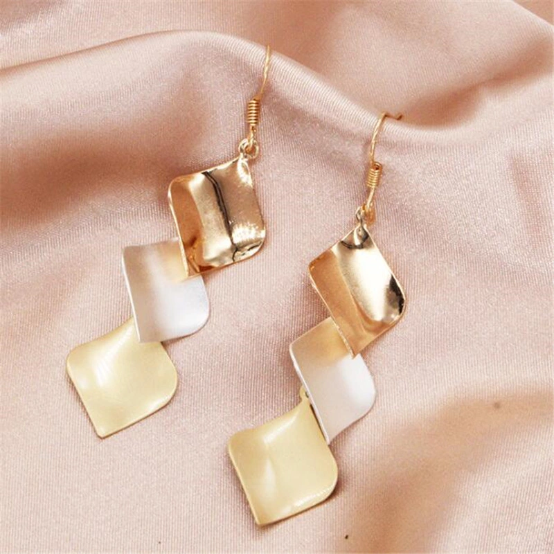 Creative Geometric Rhombus Drop Earrings for Women Simplicity Gold Long Petal Tassel Earrings Fashion Female Jewelry