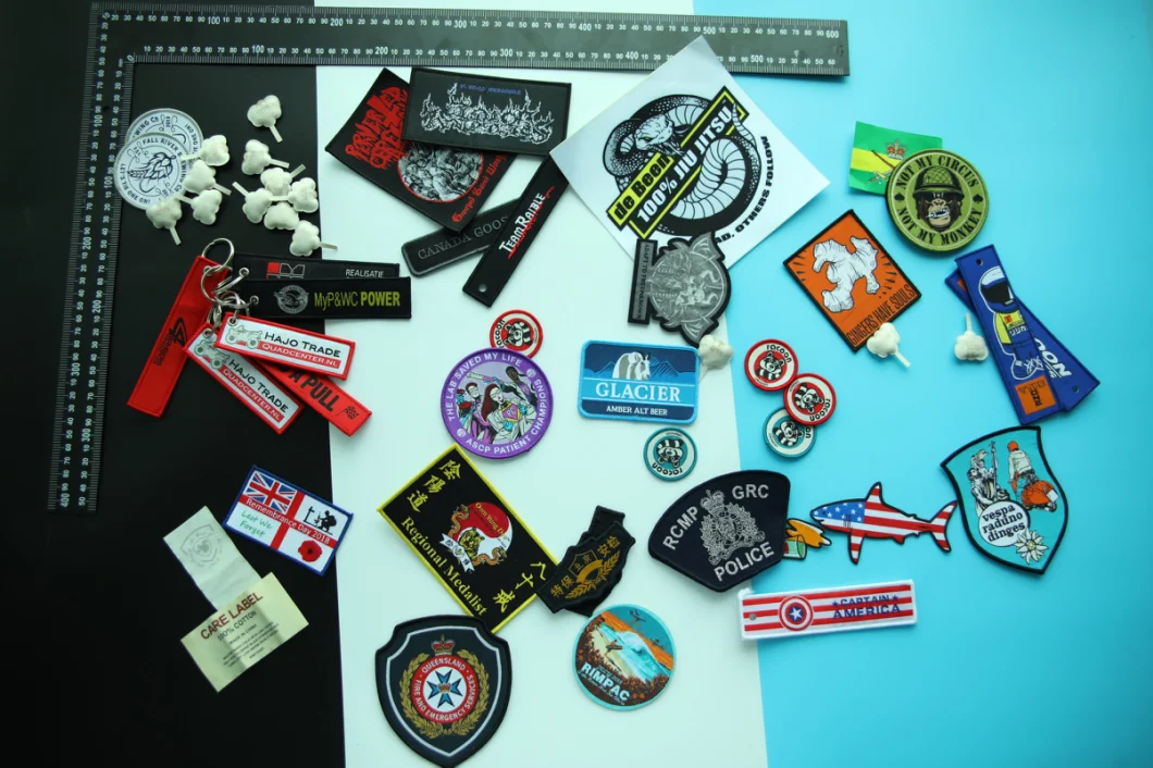 Customized Embroidery Emblem Patch and Badge for Keychain