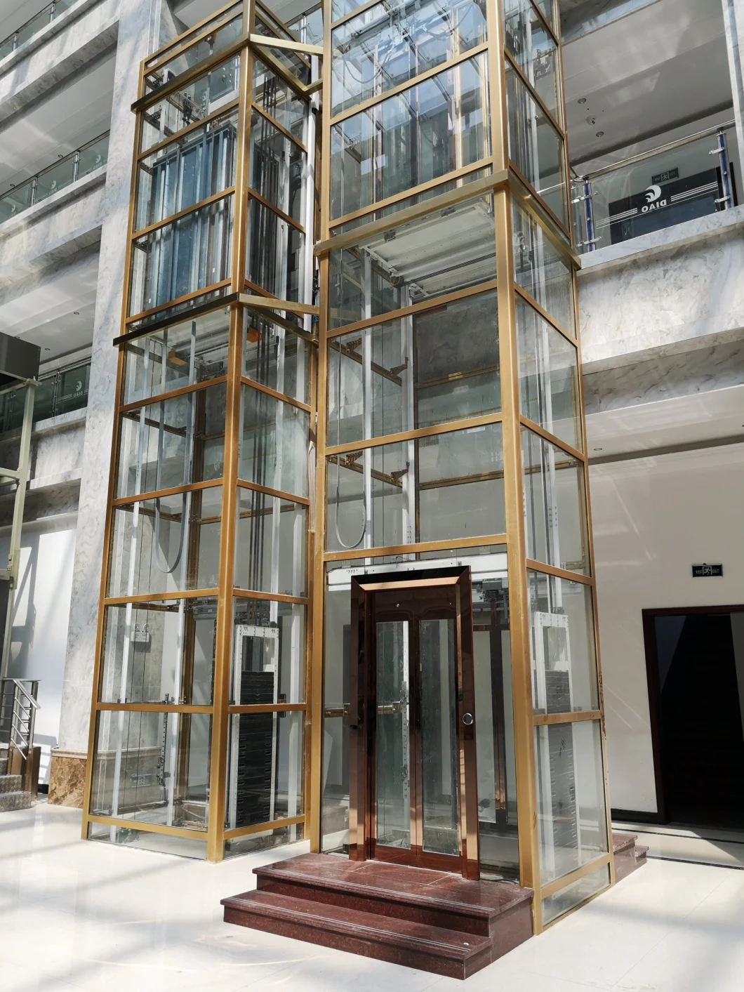 Golden Aluminium Alloy Structure Full Glass Sightseeing Panoramic Passenger or Home Elevator