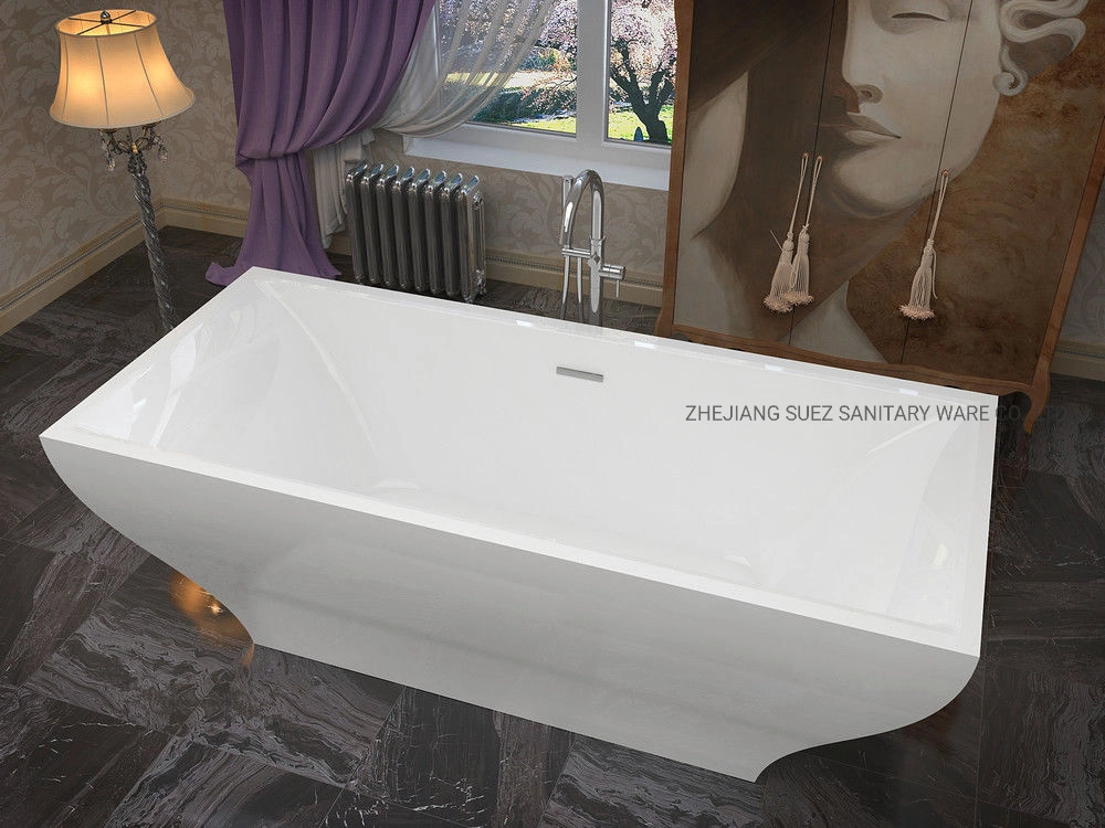Free Standing Bathtub in Clear Acrylic
