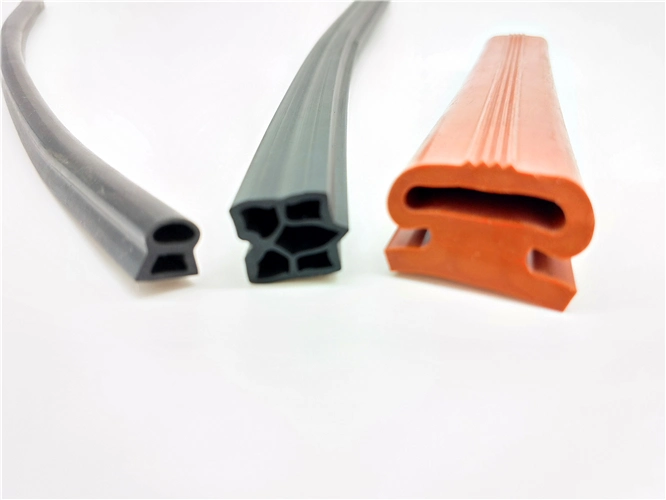 Custom Extrusion Rubber Parts for Sealing/Car Parts/Door Sealing