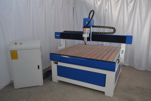 2.2kw Water Cooling Metal Cutting Machine CNC Router 1212 4 Axis Engraving Wood