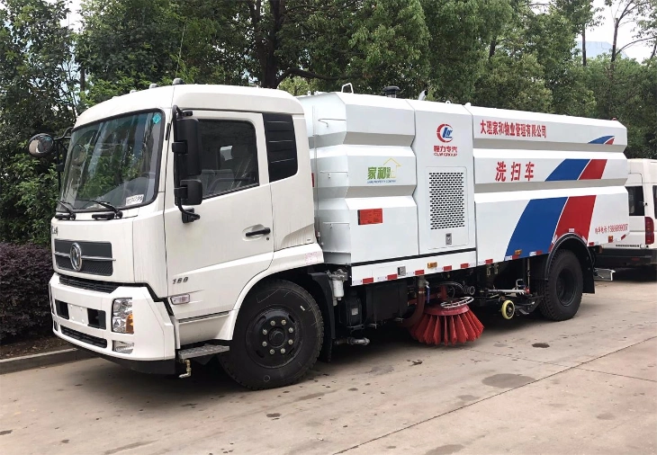 High Capacity Road Sweeping Vehicle Runway Sweeper Truck with Water Cleaning Hose Reel