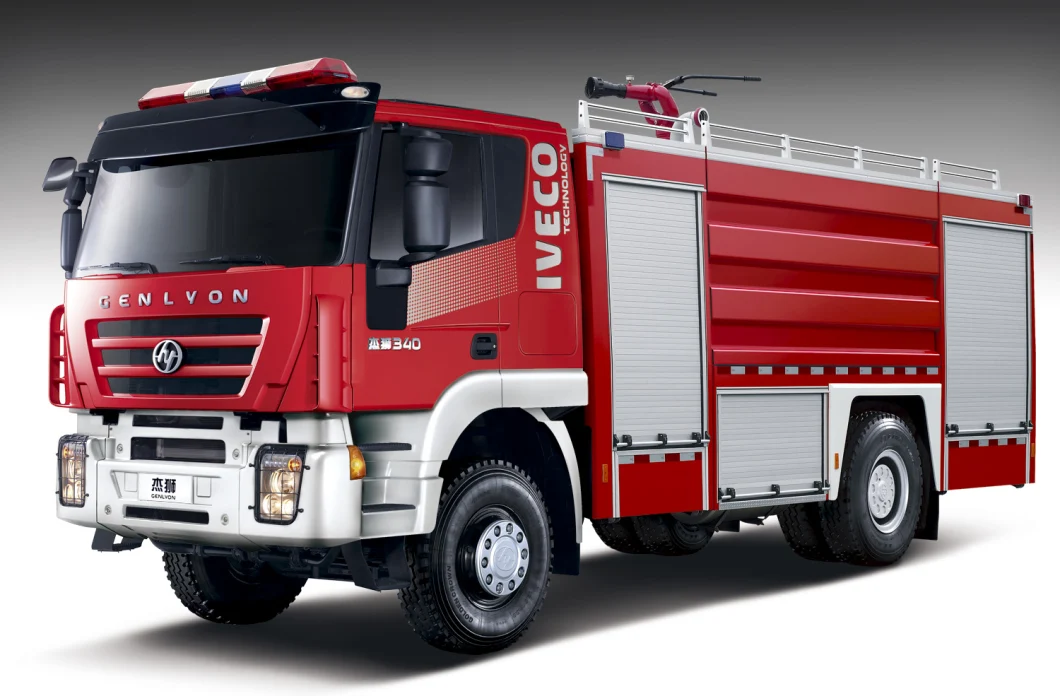 High Quality Foam Fire Truck with Fire Monitor
