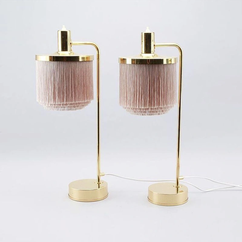 Creative Golden Plated Iron Base with Pink Tassel Silk Fringe Table Lamp (WH-MTB-158)