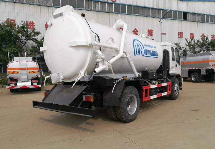 Japanese Brand Isuzu Ftr 10m3/10000liters Sewage Tank Vacuum Suction Sludge Cleaning Truck