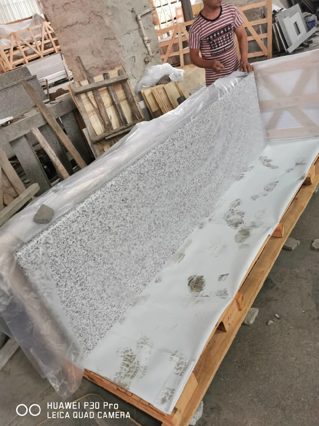 Polished Granite Tiger Skin White Granite for Countertop/Vanity Tops