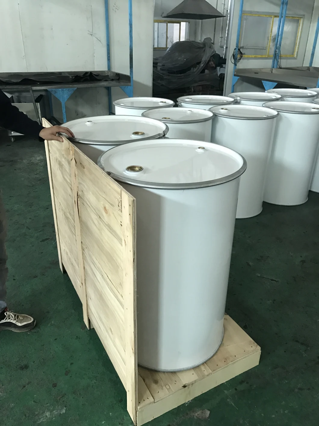 China Factory Water Based Peelable Clear Coating Protective Film for Furniture, Wood, Architecture, Metal, etc. Surface Protection