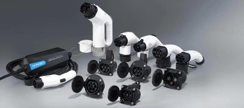 32A High End Flame Retardant Socket Connector Industrial Socket for European Standard Connector with High Quality