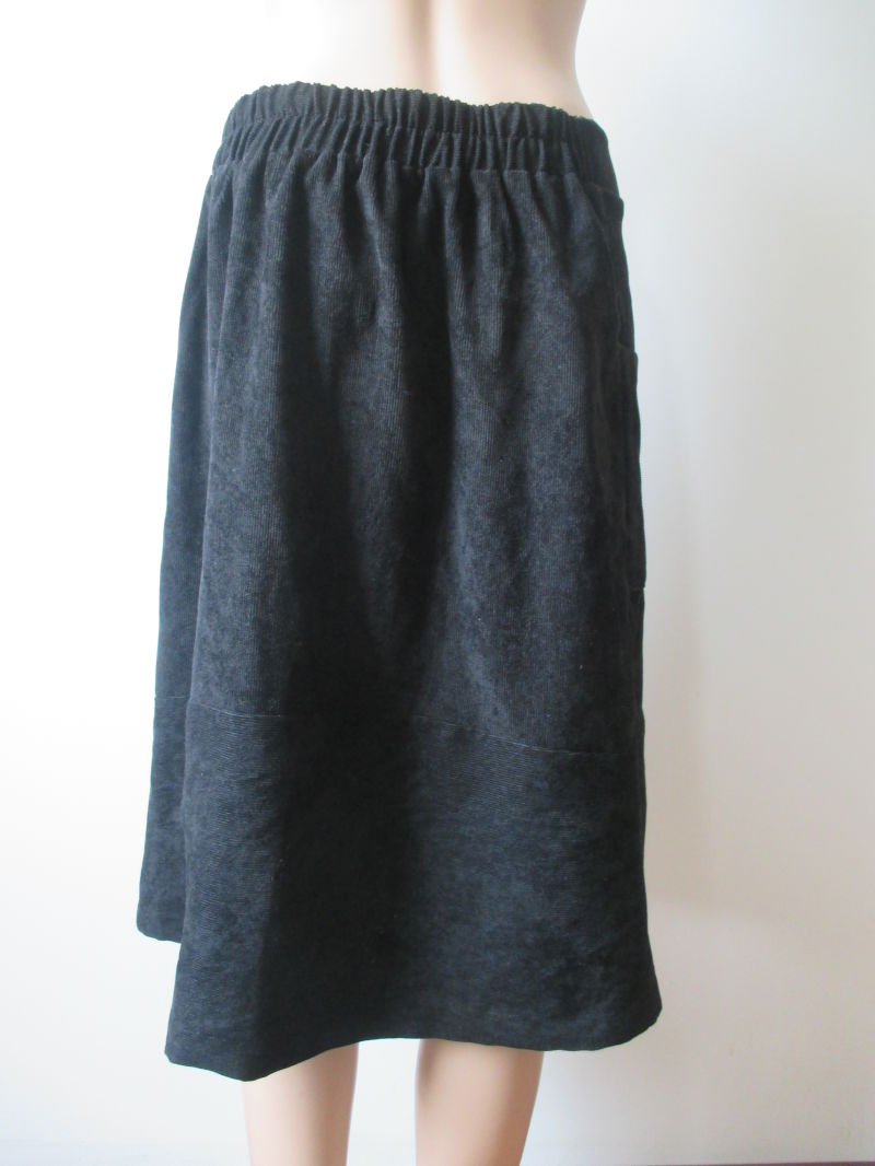 Black Corduroy Lady Skirt with Pocket