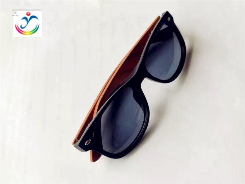 Black High Quality Polarized Sunglasses for Children Can Be Customized
