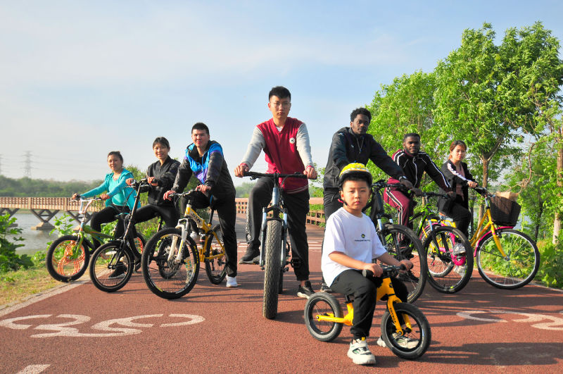 Mg Alloy Children Balance Bike for Outdoor Playground