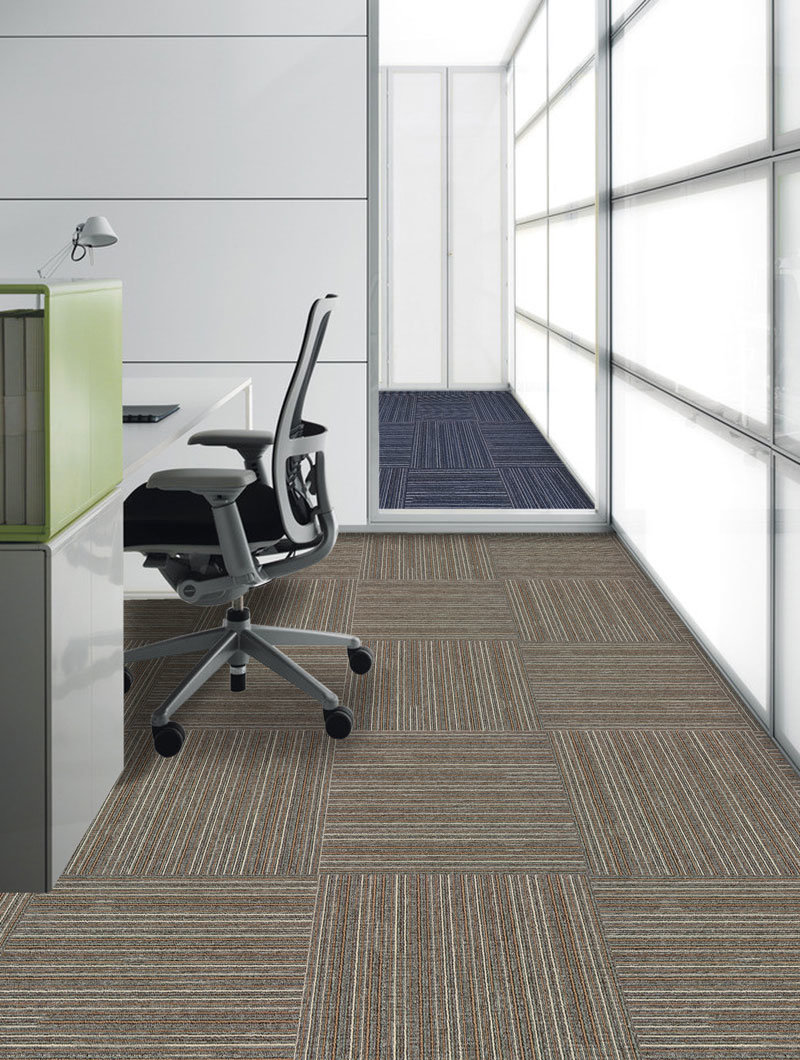 Straight Stripe Tufted Modular Carpet Tiles 50X50cm Commercial Carpet Office Carpet Hotel Carpet PP Surface Bitumen Backing for Cinema Using