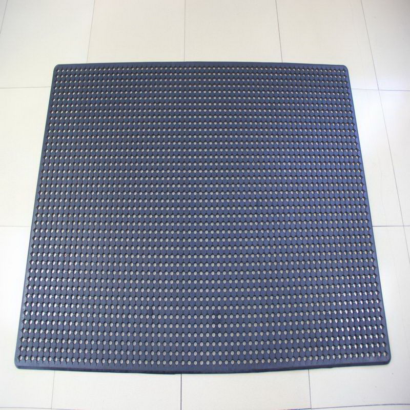 Anti-Slip Safety Rubber Grass Mat for Kid Playground in China