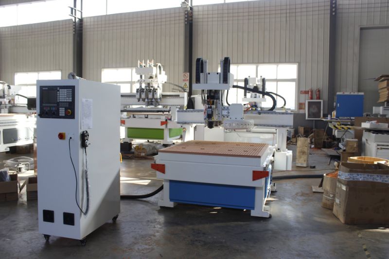 1300*2500mm Automatic Tool Change CNC Router Machine for Furniture Cutting Engraving