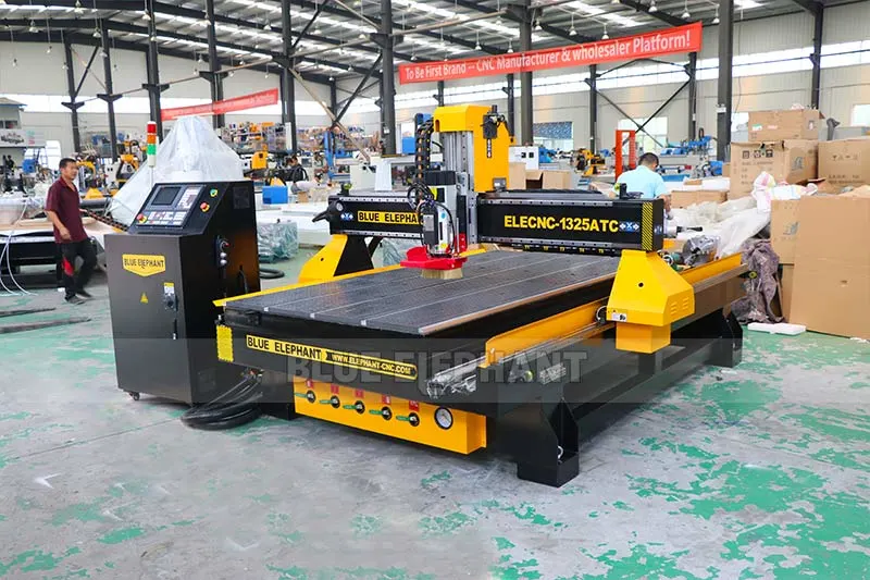 4*8 FT Atc Wood CNC Router, China Woodworking Router CNC, Automatic Woodworking Machine 1325
