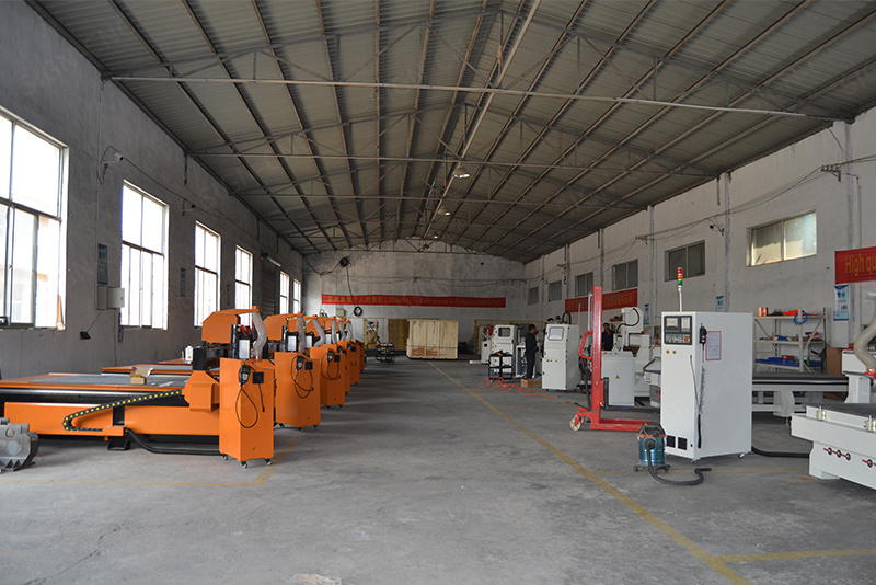 China Water Cooled Wood Working Machine /Hobby CNC Wood Router (1300*2500mm)