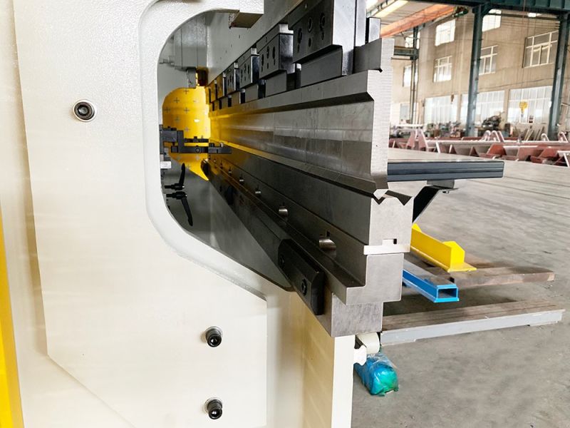 CNC Press Brake Machine/ CNC Bending Machine / CNC Hydraulic Press Brake/ CNC Sheet Metal Machine (WE67K-30T 1600)