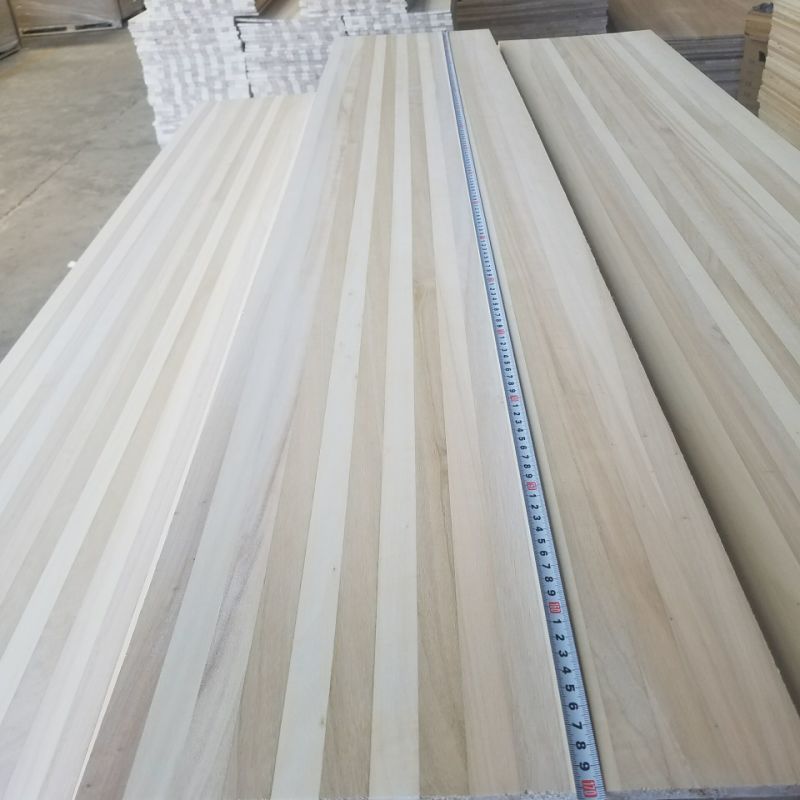 China Best Lumber/Good Timbe/Paulownia Boards Solid Wood Timber