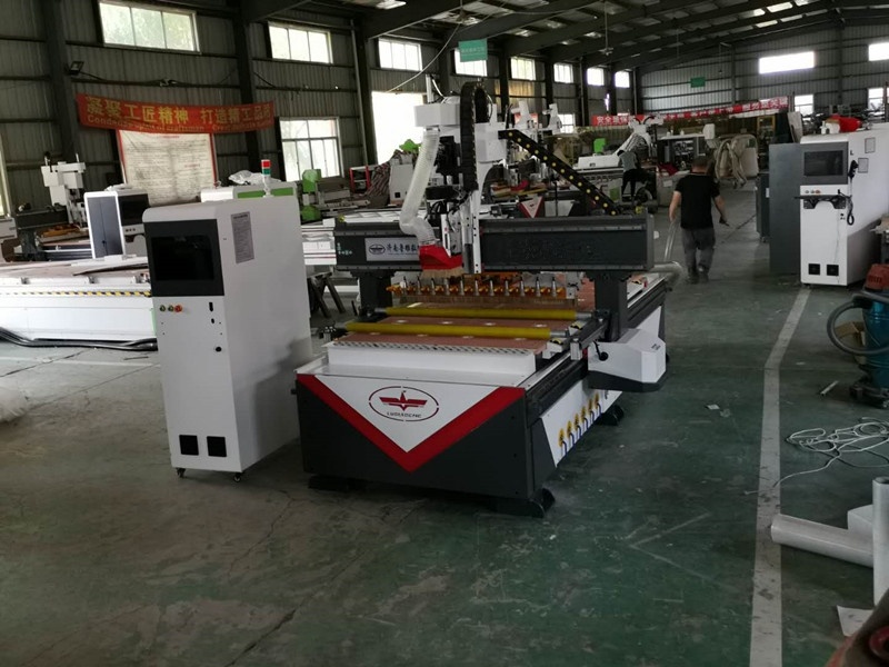 Multi Spindle Atc Wood Cutting CNC Router Machine for Cabinet Door Furniture