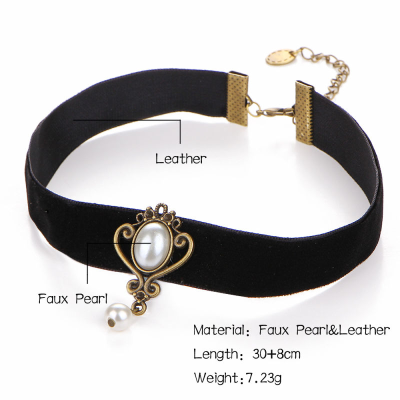 Wholesale Black Flannelette Pearl Pendant with a Short Collarbone Necklace