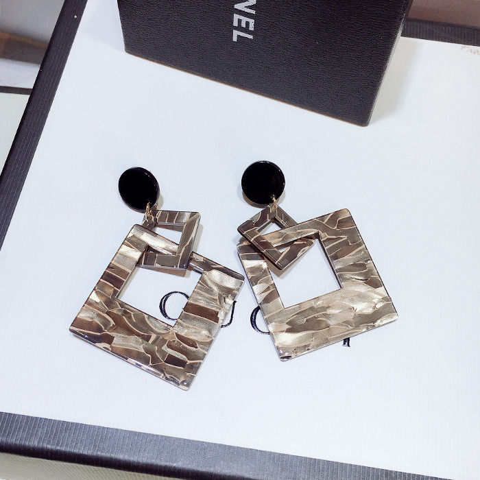 Long Fashion Geometric Personality Acrylic Pendant Earrings