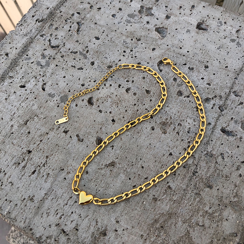 Women Fashion Jewelry Figaro Chain Chocker Chain Necklace with Heart