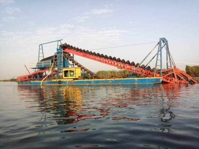 China Chain Bucket Gold Dredger for Sale