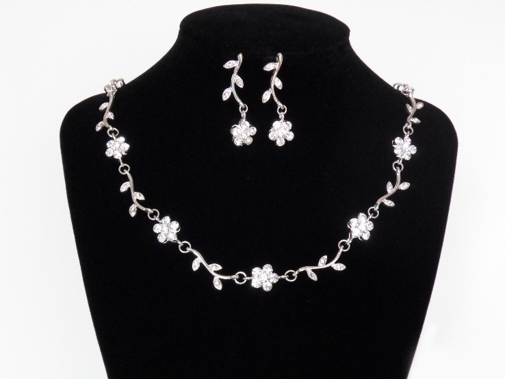 Best Quality Factory Price Fashion Jewelry Flower Necklace Set for Ladies