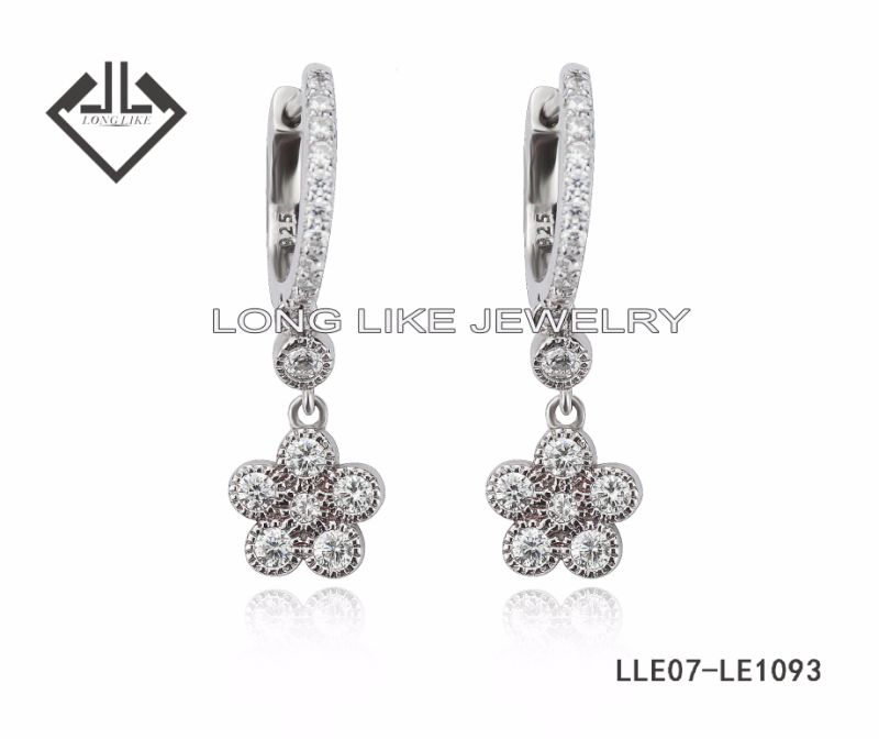 2017 Hotselling Silver Flower CZ Earrings for Women