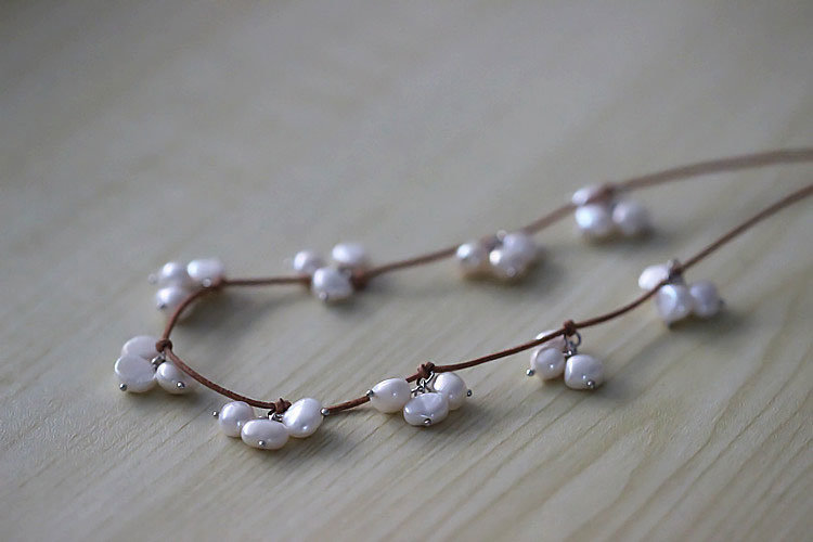 Fashion Jewelry Leather Freshwater Pearl Necklace for Christmas Gift