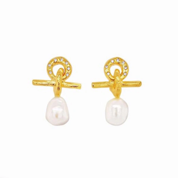 French Elegant Retro Niche Design Baroque Pearl Earrings with Diamonds Fashionable Metal Style Fashion Jewelry