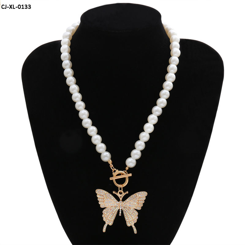 Popular Women Large Butterfly Necklace Alloy Imitation Pearl Necklace Wholesale