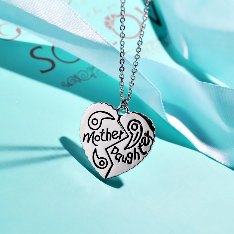 Promotion Gift Mother's Day Gift Custom Mother Hand Heart Necklace Love Heart Pendant Mother Day Gift for Mother