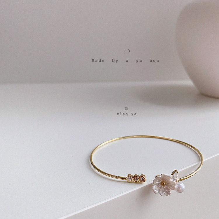 Simple Graceful Flower Zircon Pearl Bracelet Wristband