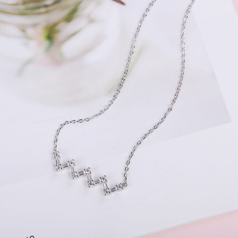 925 Sterling Silver V Shape Diamond Jewellery Necklace