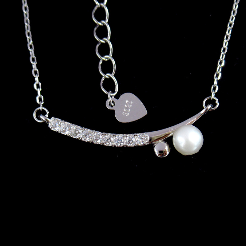European Silver White Gold Freshwater Pearl Silver Necklace