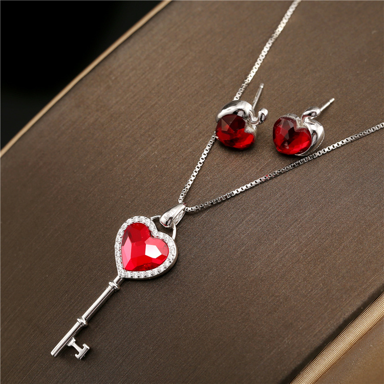 2019 Newest Design Heart-Shaped Necklace and Earrings Jewelry Set