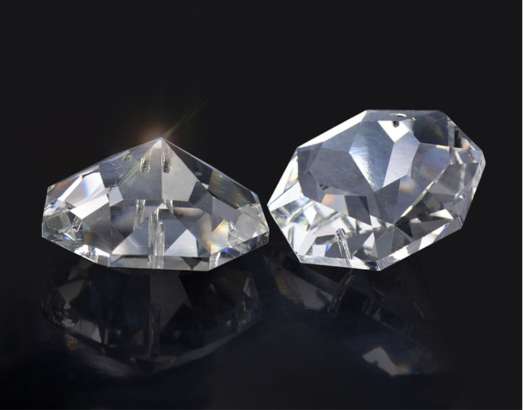 Transparent Shiny Diamond Shape Crystal Glass Pendant for Necklace