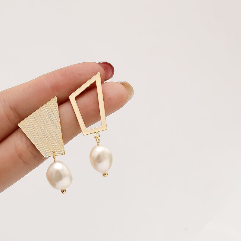 Fashion Simple Freshwater Pearl Metal Earrings Jewelry