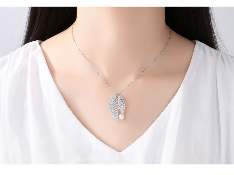 Design Cubic Zirconia Double Leaves Freshwater Pearl Silver Pendant Necklaces