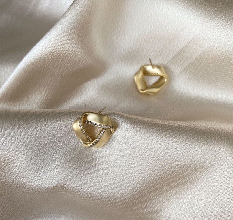 Wholesale Fashion Women Silver Brass Stud Earring Jewelry Zirconia Earring