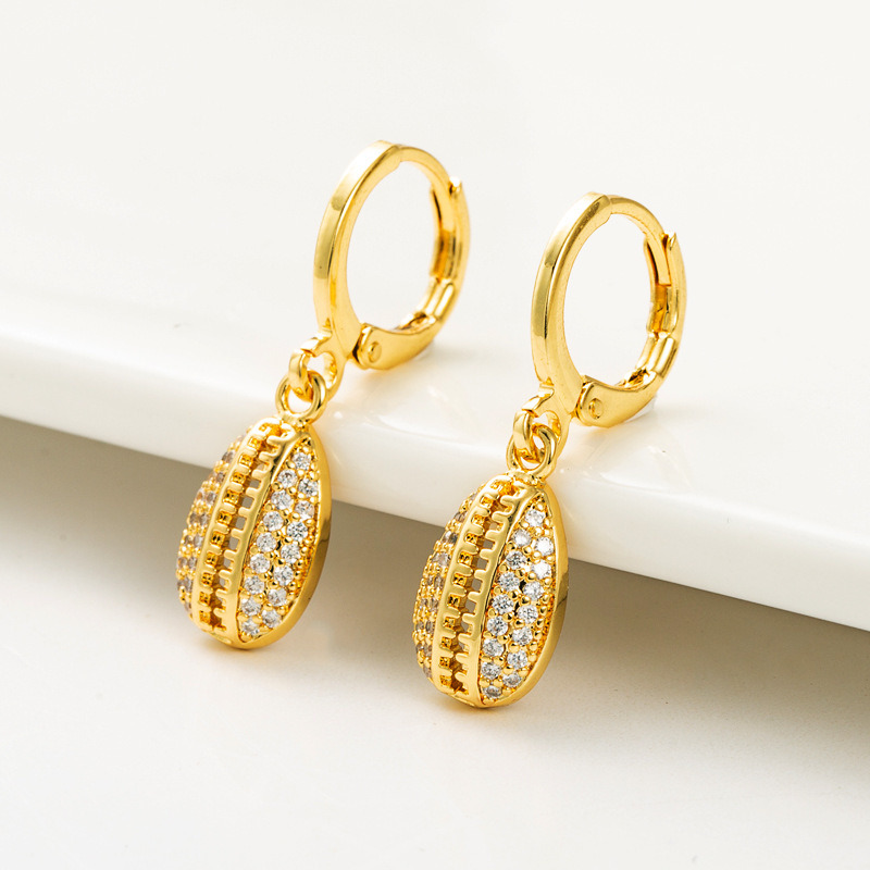 European and American High - Quality Heart - Shaped Lock Earrings with Brass Plated Genuine Gold and Miniature Zircon Color Retaining Earrings