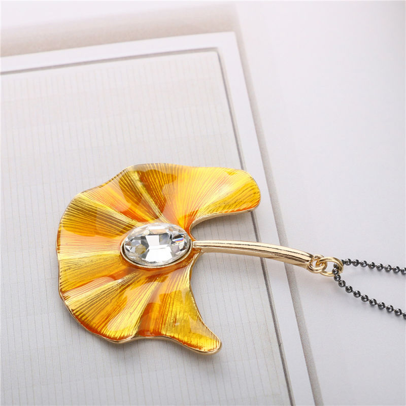 2018 New Arrived Jewelry Vogue Delicate Alloy Ginkgo Leaf Pendant Necklace for Women