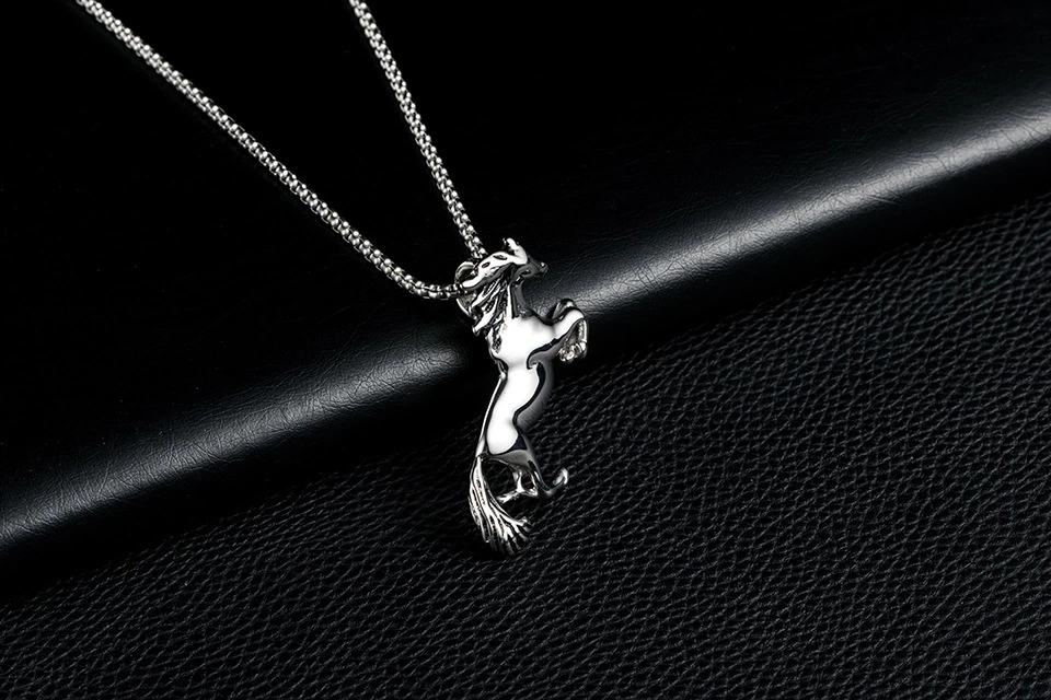 Fashion Jewelry for Men Animal Series Necklace Accessories Pentium Horse Shape Pendant with Stainless Steel Necklace