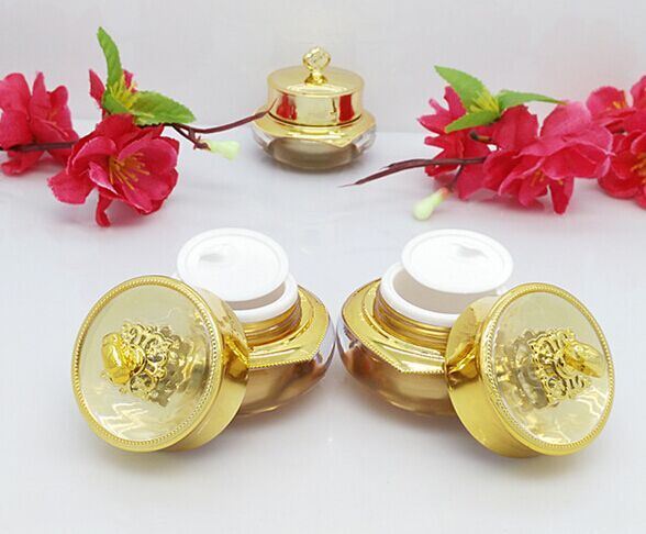 Plastic Crown Shape Acrylic Gold Cream Jar for Cosmetics Packaging (PPC-CPS-012)