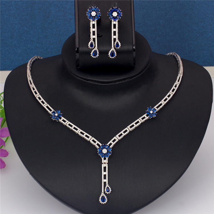 Simple Design Fashion Flower Necklace CZ Stone Set Jewelry