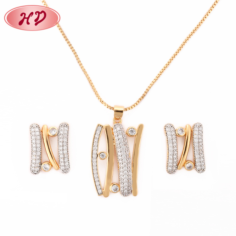 Women Fashion Jewelry Accessories Alloy 18K Gold Plated Silver Chain Sets Pendant Necklace with CZ Crystal