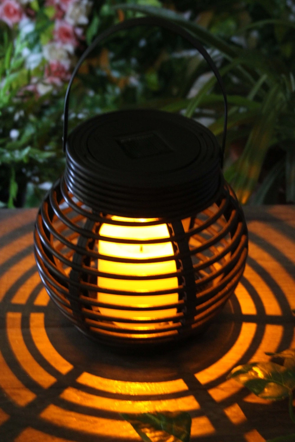 Solar Rattan Lamp